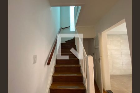 Escada de casa à venda com 3 quartos, 247m² em Consolação, São Paulo