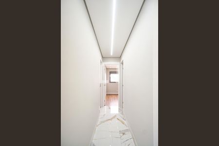 Corredor dos quartos de apartamento à venda com 3 quartos, 80m² em Chácara Seis de Outubro, São Paulo