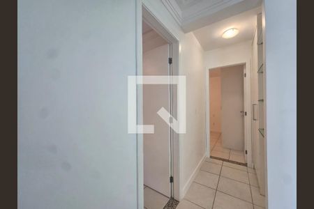 Corredor de apartamento para alugar com 3 quartos, 112m² em Canela, Salvador