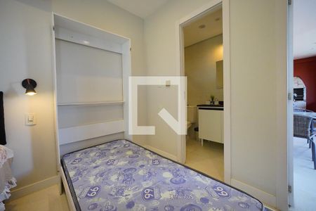 Detalhe cama de solteiro retrátil de kitnet/studio para alugar com 1 quarto, 29m² em Santo Antonio de Lisboa, Florianópolis
