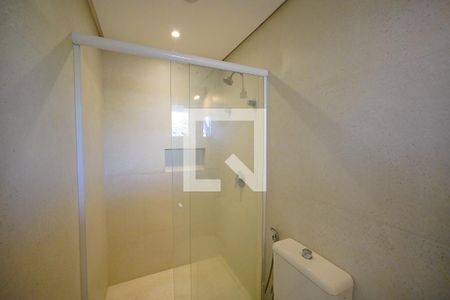 Banheiro de kitnet/studio para alugar com 1 quarto, 29m² em Santo Antonio de Lisboa, Florianópolis