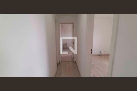 Corredor de apartamento para alugar com 2 quartos, 52m² em Jardim Roberto, Osasco