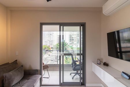 Sala/Varanda de apartamento para alugar com 1 quarto, 39m² em Indianópolis, São Paulo