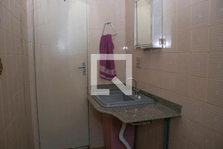 Banheiro de apartamento para alugar com 1 quarto, 930m² em Sagrada Família, Belo Horizonte