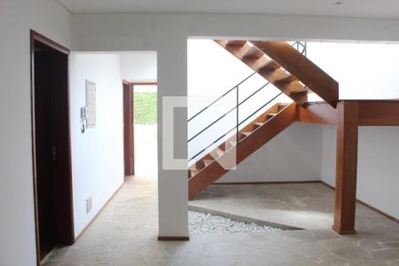 Casa de Condomínio para alugar com 3 quartos, 750m² em Vila Santo Antônio, Cotia