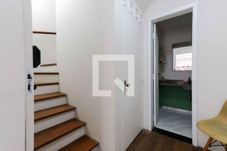 Escadas de casa de condomínio à venda com 2 quartos, 165m² em Rio Pequeno, São Paulo