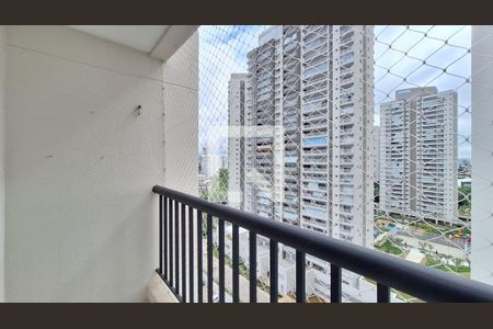 Varanda  de apartamento para alugar com 2 quartos, 55m² em Vila Anastácio, São Paulo