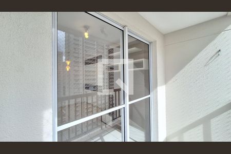 Varanda  de apartamento para alugar com 2 quartos, 55m² em Vila Anastácio, São Paulo