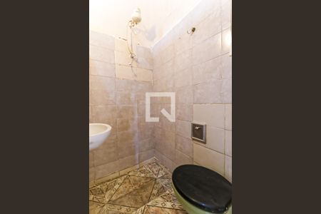 Banheiro de kitnet/studio para alugar com 1 quarto, 38m² em Encantado, Rio de Janeiro