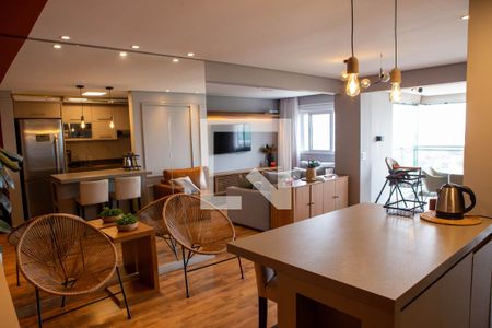 sala de apartamento para alugar com 2 quartos, 82m² em Vila Sonia, São Paulo