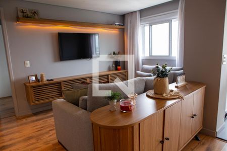 sala de apartamento para alugar com 2 quartos, 82m² em Vila Sonia, São Paulo