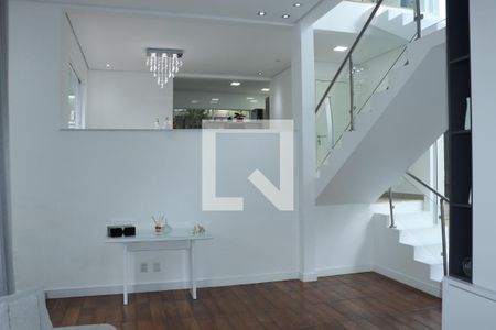 Casa de Condomínio para alugar com 4 quartos, 250m² em Pitas, Cotia