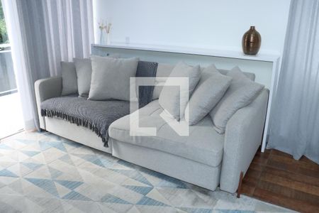 Casa de Condomínio para alugar com 4 quartos, 250m² em Pitas, Cotia