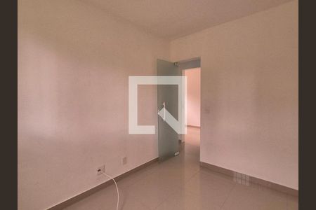 Quarto  de apartamento à venda com 3 quartos, 53m² em Vargem Pequena, Rio de Janeiro