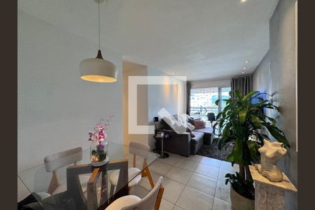 Sala de apartamento para alugar com 2 quartos, 84m² em Barra da Tijuca, Rio de Janeiro