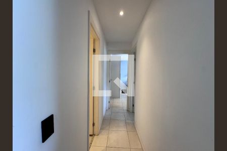 Corredor de apartamento para alugar com 2 quartos, 84m² em Barra da Tijuca, Rio de Janeiro