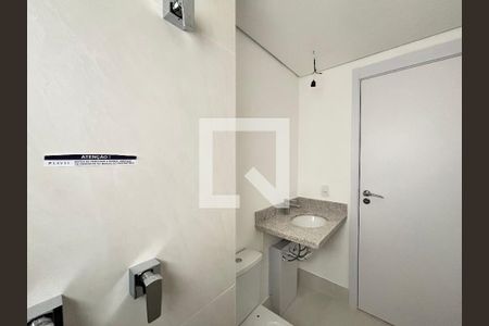 Banheiro de kitnet/studio à venda com 1 quarto, 27m² em Indianópolis, São Paulo