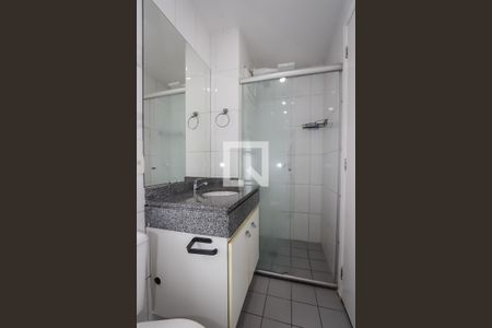 Banheiro de apartamento para alugar com 1 quarto, 34m² em Parque Fernanda, São Paulo