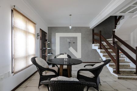 Entrada de casa para alugar com 3 quartos, 320m² em Vila Natal, Mogi das Cruzes