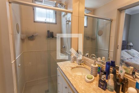 Banheiro da Suíte de apartamento à venda com 2 quartos, 64m² em Serra, Belo Horizonte