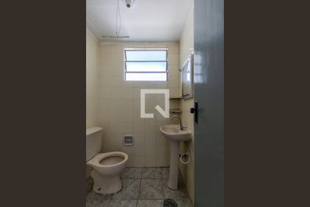 Banheiro de apartamento à venda com 1 quarto, 44m² em Cristal, Porto Alegre