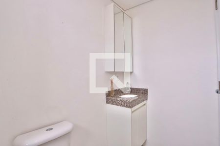 Banheiro de kitnet/studio para alugar com 1 quarto, 26m² em Belenzinho, São Paulo