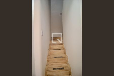 Escada de casa à venda com 2 quartos, 110m² em Camaquã, Porto Alegre