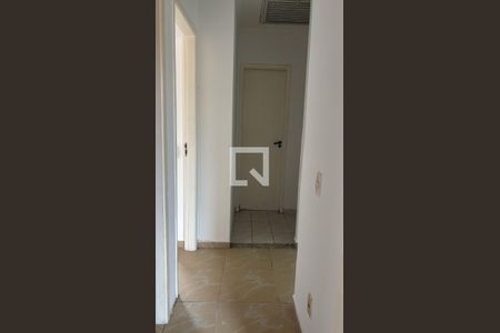 Corredor de casa para alugar com 3 quartos, 130m² em Jardim Petropolis, Cotia