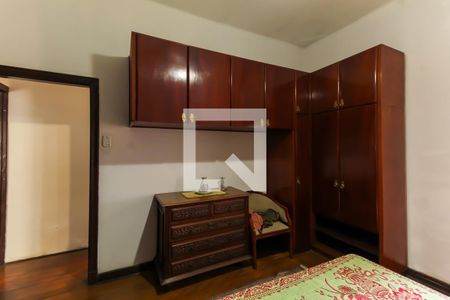 Quarto 2 de casa à venda com 3 quartos, 340m² em Vila Bertioga, São Paulo