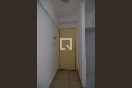Porta de entrada de apartamento para alugar com 2 quartos, 70m² em Bethaville I, Barueri