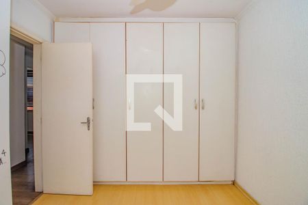 Quarto 1 de apartamento para alugar com 2 quartos, 47m² em Farrapos, Porto Alegre