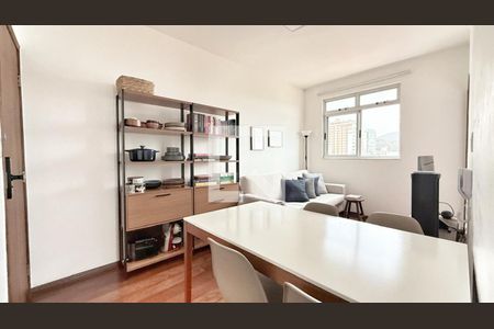 Apartamento à venda com 1 quarto, 40m² em Carmo, Belo Horizonte