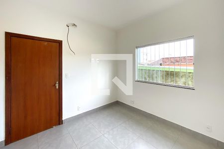 Casa para alugar com 3 quartos, 150m² em Pompéia, Belo Horizonte