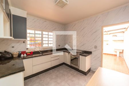 Cozinha de casa para alugar com 2 quartos, 110m² em Vila Buenos Aires, São Paulo