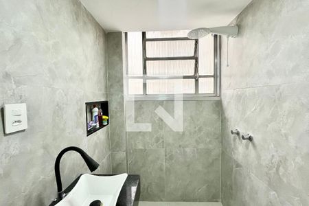 Banheiro  de apartamento à venda com 1 quarto, 35m² em Copacabana, Rio de Janeiro
