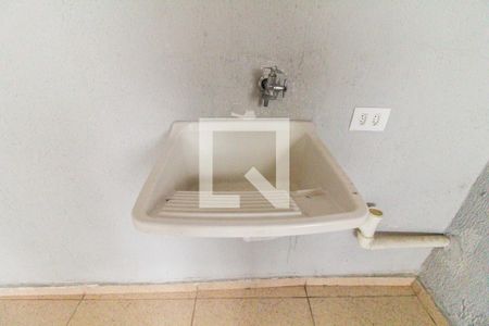 Sala e Área de Serviço de casa para alugar com 1 quarto, 50m² em Conjunto Habitacional Santa Etelvina Iii, São Paulo