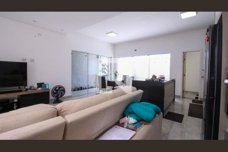 Casa à venda com 3 quartos, 200m² em Parque Residencial Oratorio, São Paulo