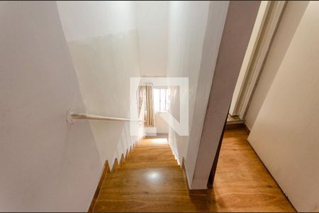 Escada de casa à venda com 2 quartos, 147m² em Vila Carbone, São Paulo