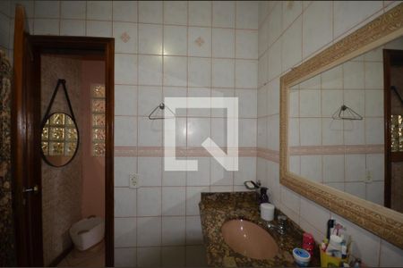 Banheiro da  Sala de casa para alugar com 7 quartos, 400m² em Guadalupe, Rio de Janeiro