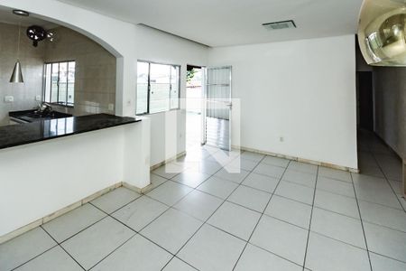 Casa para alugar com 3 quartos, 190m² em Santa Amelia, Belo Horizonte