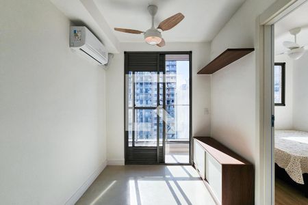 Sala  de apartamento para alugar com 2 quartos, 40m² em Santo Cristo, Rio de Janeiro