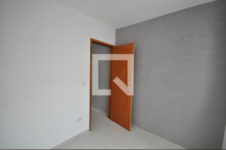 Quarto 2 de apartamento para alugar com 2 quartos, 44m² em Vila Constança, São Paulo