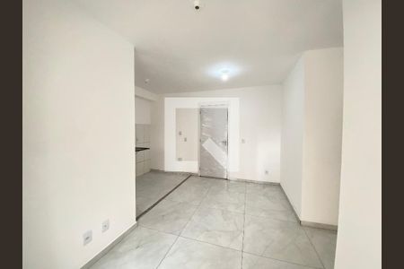 Sala de apartamento para alugar com 2 quartos, 50m² em Todos Os Santos, Rio de Janeiro