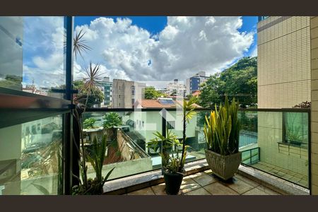 Apartamento para alugar com 4 quartos, 120m² em Caiçaras, Belo Horizonte