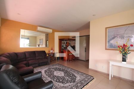 Sala 1 de casa à venda com 7 quartos, 1316m² em Taquara, Rio de Janeiro