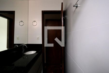 Banheiro da Suíte de apartamento para alugar com 3 quartos, 92m² em Sagrada Família, Belo Horizonte