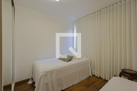 Quarto 2 de apartamento à venda com 3 quartos, 90m² em Santo Antônio, Belo Horizonte