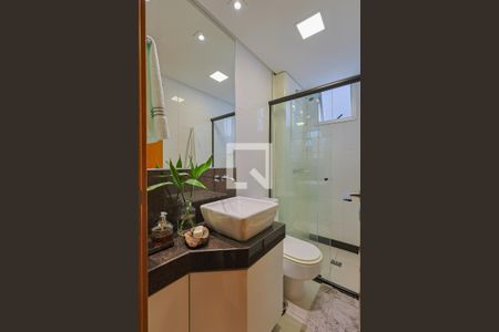 Banheiro de apartamento à venda com 3 quartos, 90m² em Santo Antônio, Belo Horizonte