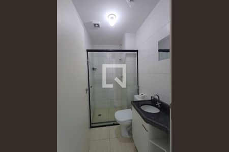 Banheiro de apartamento para alugar com 2 quartos, 52m² em Biritiba, Poá