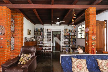 Sala  de casa à venda com 4 quartos, 173m² em Sagrada Família, Belo Horizonte